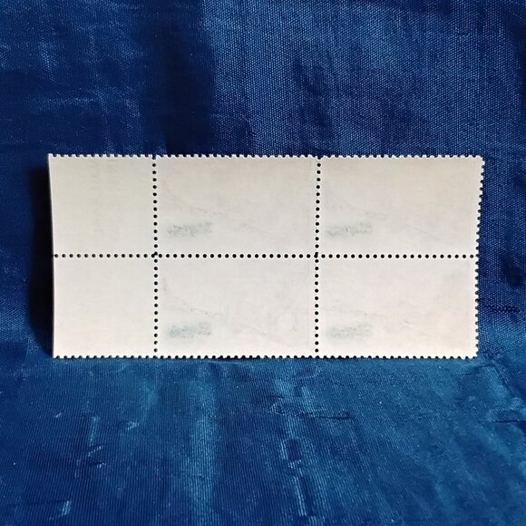 Uncirculated USA 1974 Skylab-Outer Space Block of Four 10 Cent Stamps!! - Picture 2 of 2